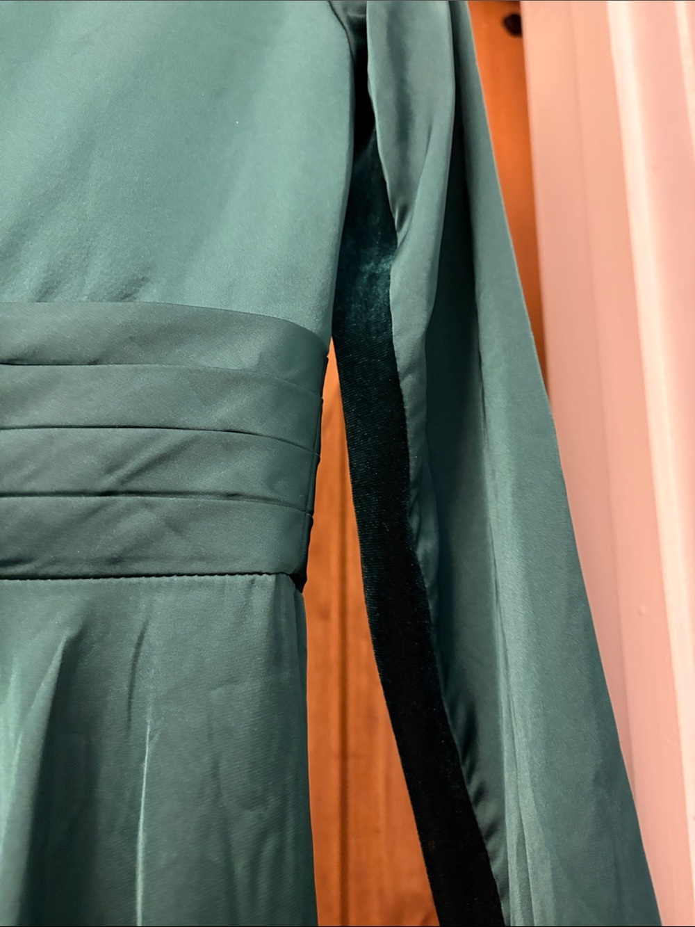 Mac Douggal Long Sleeve V-neck Knee Length Gown Emerald Green Size 4 Style 67527 - Picture 11 of 11